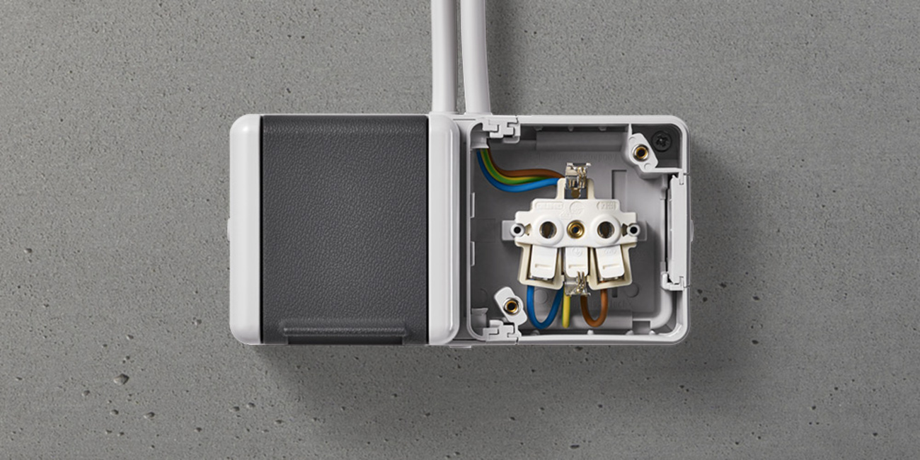 Doppelsteckdose mit Trennsteg bei Harald Merget Elektrotechnik GmbH in Laufach